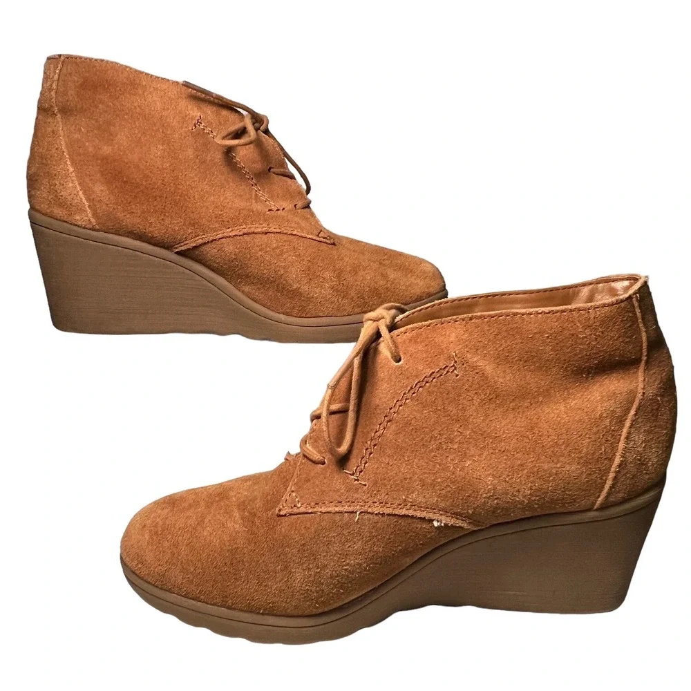 White Mountain Kahlua Suede Leather Wedge Ankle Booties Size 8 Tan Taupe Lace Up